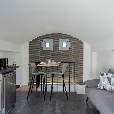 Blackstone Luxury Suites Emporio  Dış mekan fotoğraf